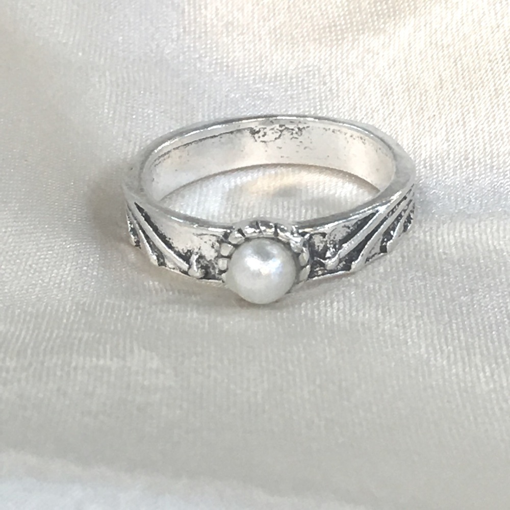 ❤️ 2 for $10 PRICE DROP 
Ocean Pearl Ring